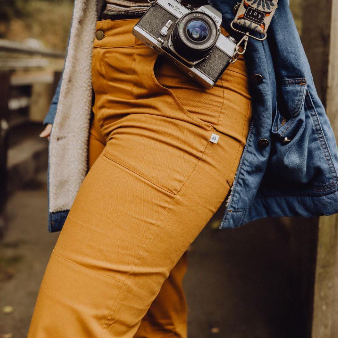 Women's Charlie Pants- Acorn - Sample - Size 6 - Jackalo