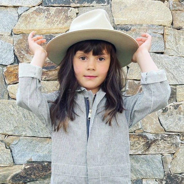 Girl kid wearing a hat